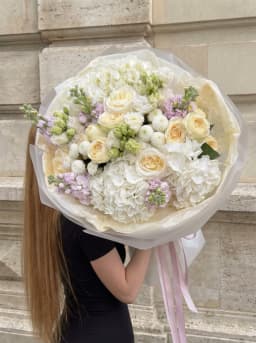 Пышный светлый букет для самой красивой «Цветочное Признание» — фото 1