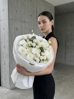Букет цветов «Луна» из микса хризантем — фото 1