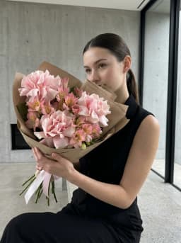 Букет из розы и альстромерии «Розовое сияние» — фото 2
